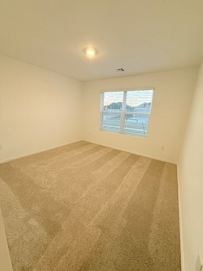 Building Photo - 1840 Black Poplar Wy