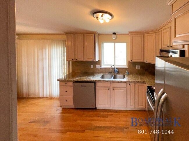 Building Photo - 2827 E Bridgewater Dr