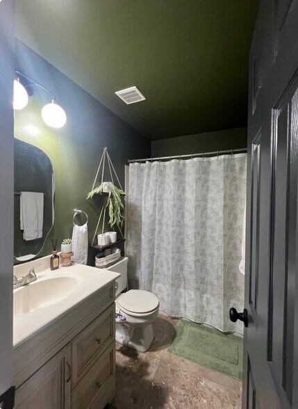 Building Photo - 205 Rolling Hill Ct