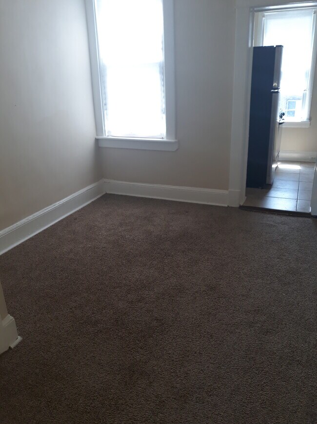 living/dining room - 3013 Oakley Ave
