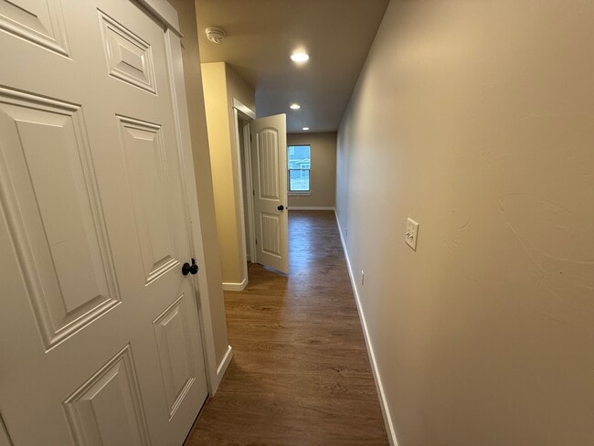 Building Photo - 1188 Forest Glen Dr