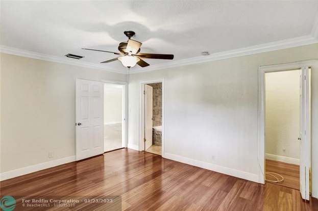 Building Photo - 361 SW 60th Ave