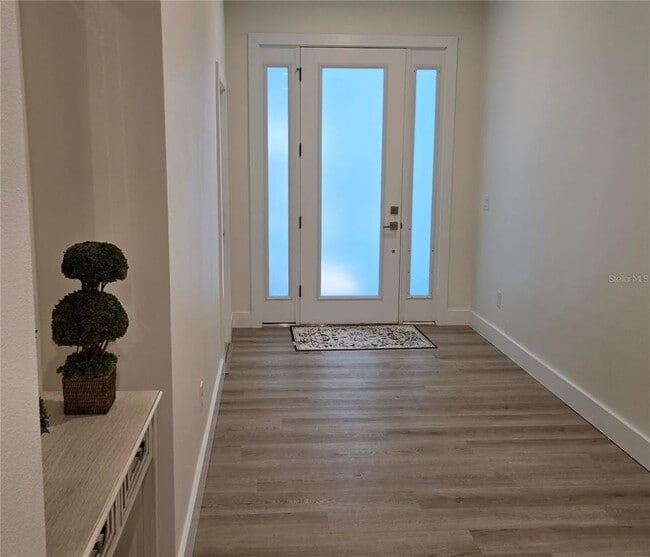 Building Photo - 106 Lake Dr