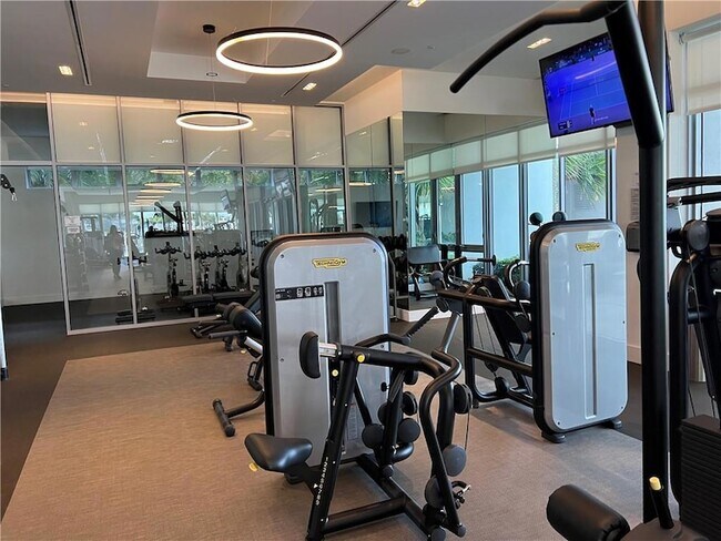 Building Photo - 17301 Biscayne Blvd