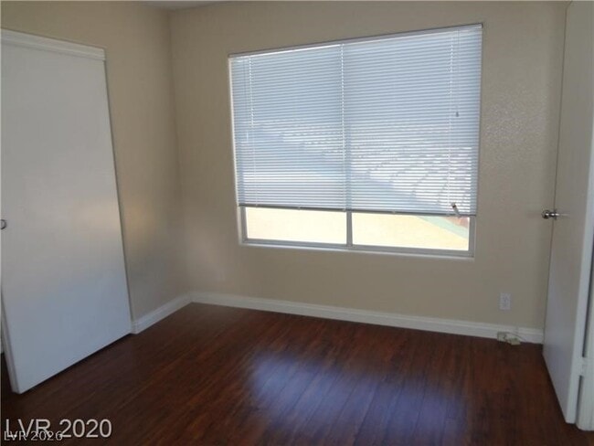 Building Photo - 540 River Bed St