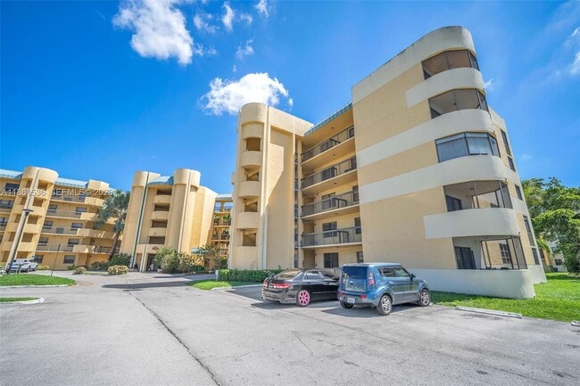 Building Photo - 6575 W Oakland Park Blvd