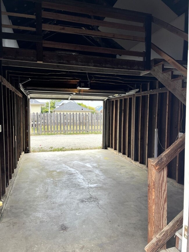 Building Photo - Dog Friendly Eureka Home With Fully Fenced...