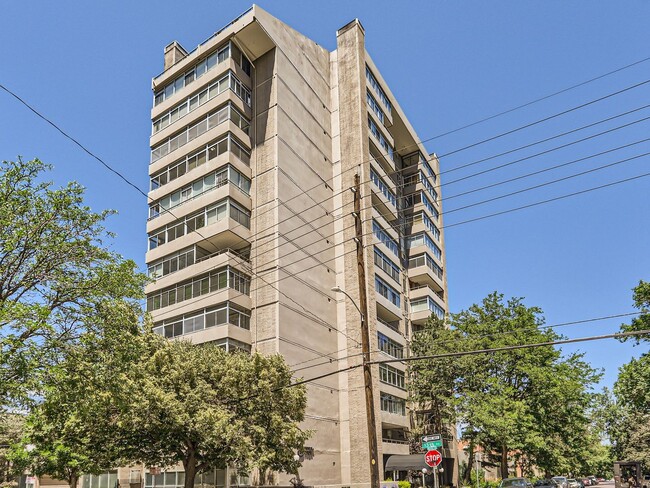 Building Photo - 1313 N Williams St