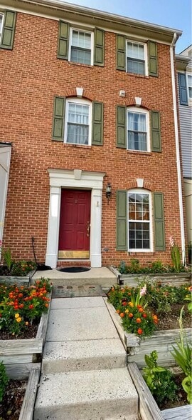 Building Photo - 43036 Demerrit St