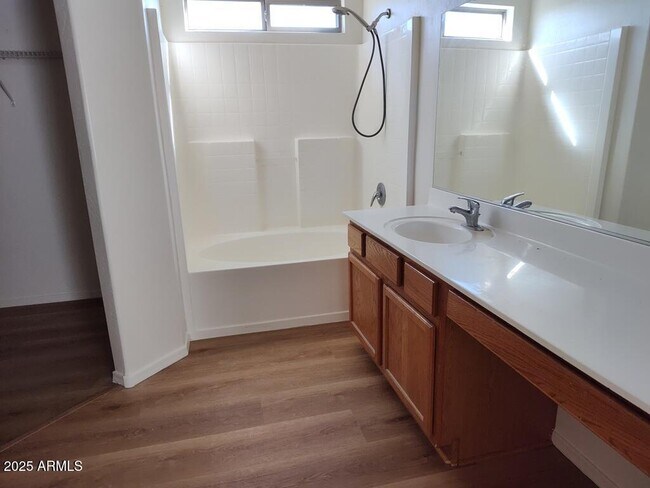 Building Photo - 33344 N Roadrunner Ln