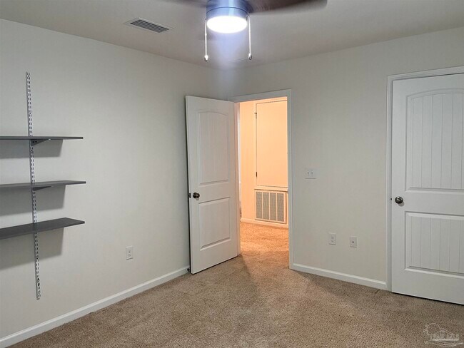 Building Photo - 5862 Blackhorse Cir