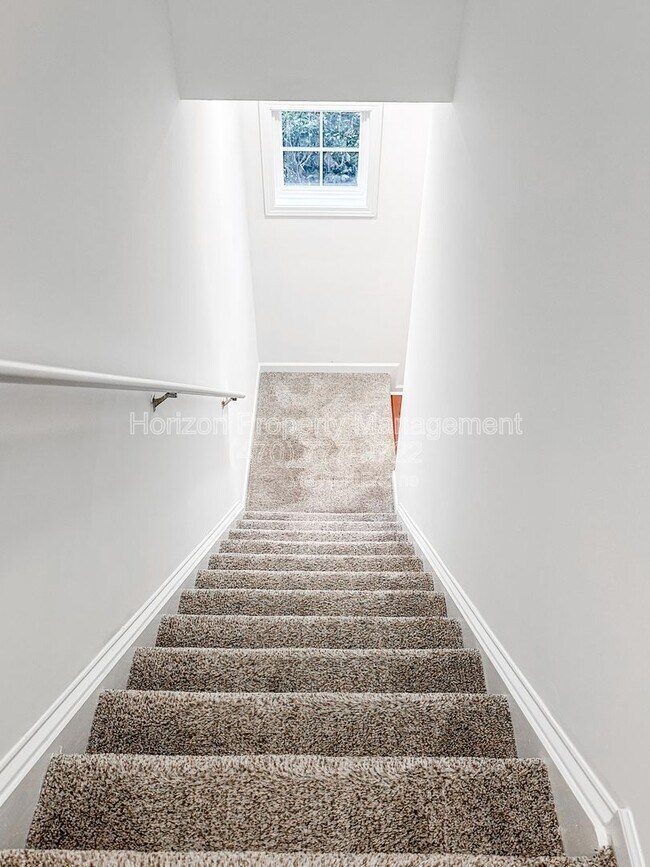 Building Photo - 75 Pearl Chambers Dr