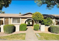 Building Photo - 3337 S Parkside Dr