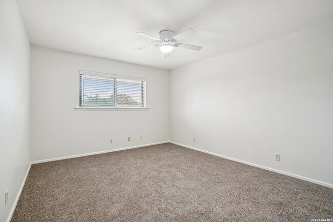 Building Photo - 6106 Vance Jackson Rd