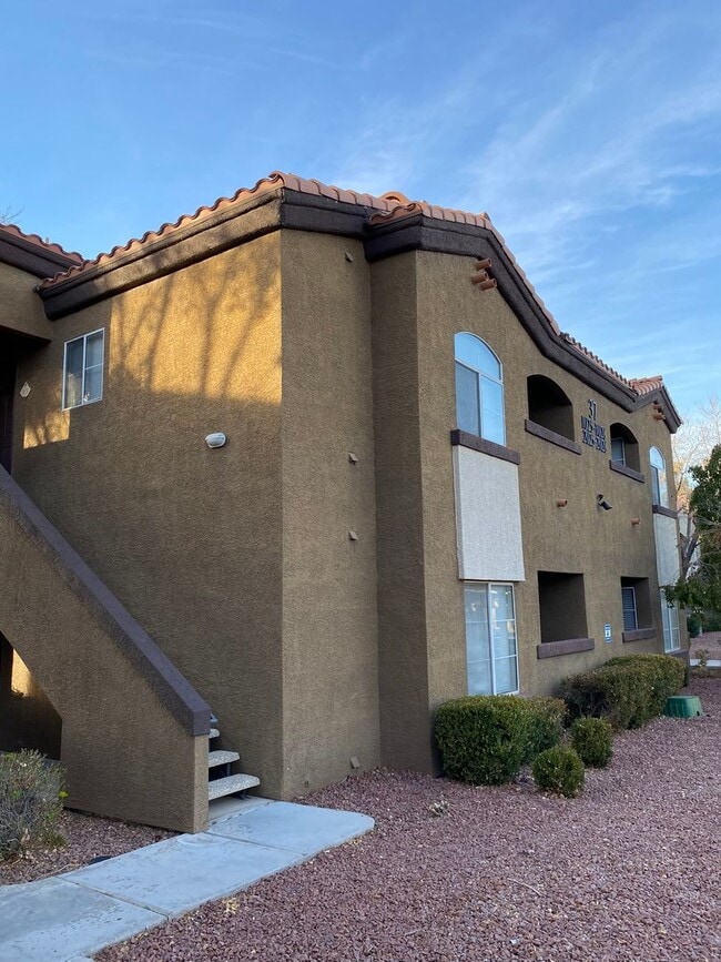 Building Photo - AMERICANA Property Mgmt - 1 Bedroom Condo ...