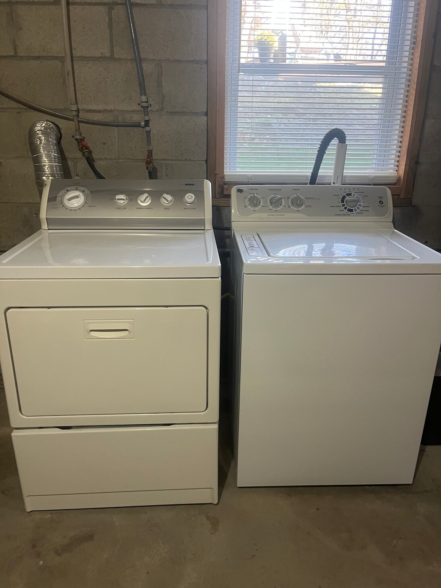 Building Photo - 316 Myers Corners Rd