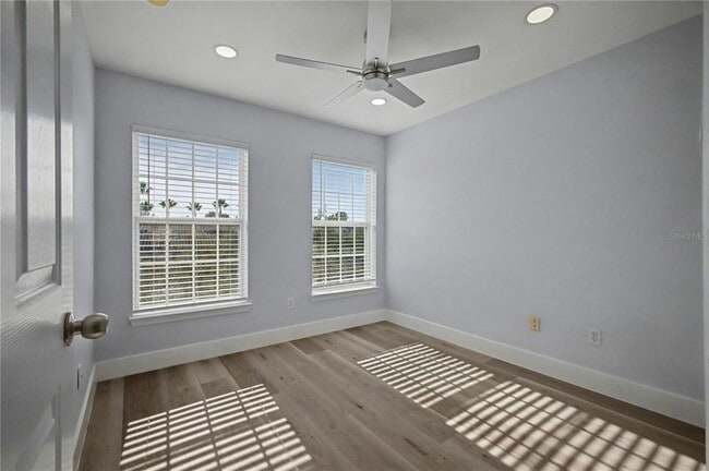 Building Photo - 1042 Waterside Dr