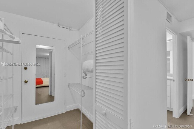 Building Photo - 18041 Biscayne Blvd