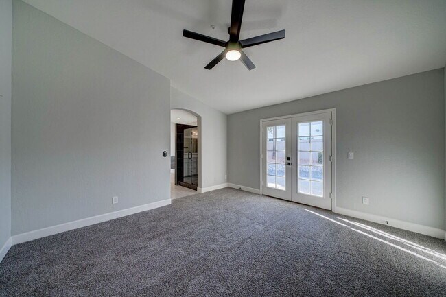 Building Photo - 8940 E Palm Ridge Dr