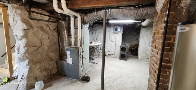 Building Photo - 705 Liberty St