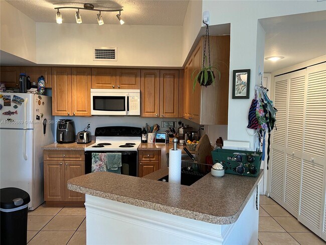 Building Photo - 1280 S Alhambra Cir