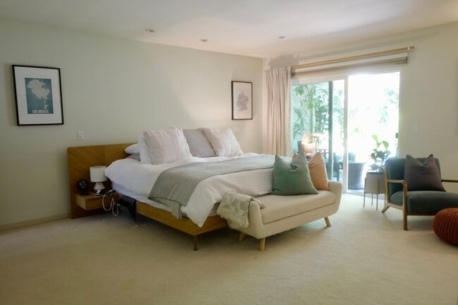 Building Photo - Coming Soon! Cozy home in South Pasadena.