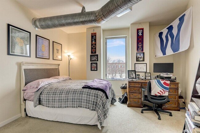 Building Photo - 2080 N Commerce St