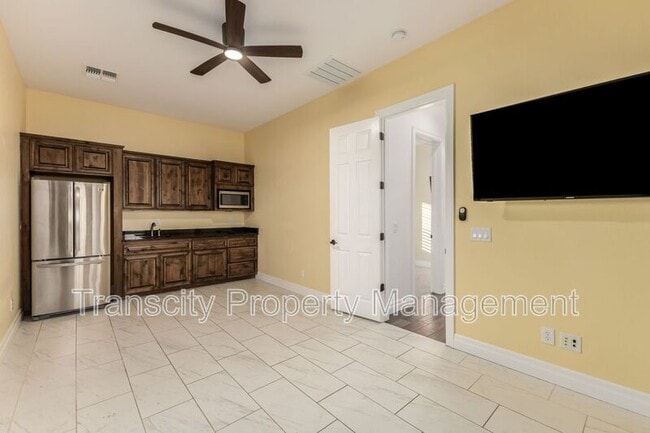 Building Photo - 1636 E Sattoo Way