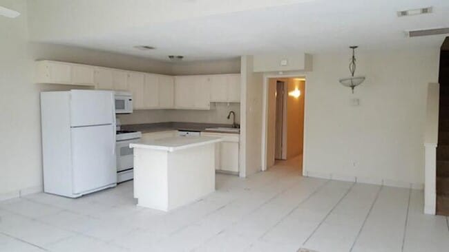 Building Photo - 1014 Graham Dr