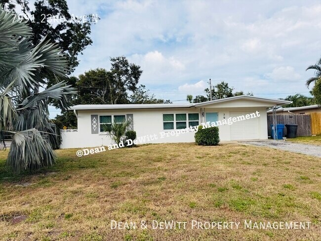 Building Photo - 7991 23rd Ave N
