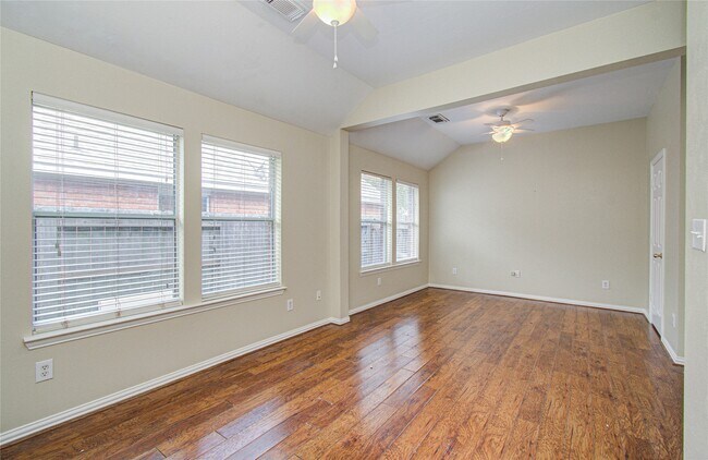 Building Photo - 18223 Heathridge Ln