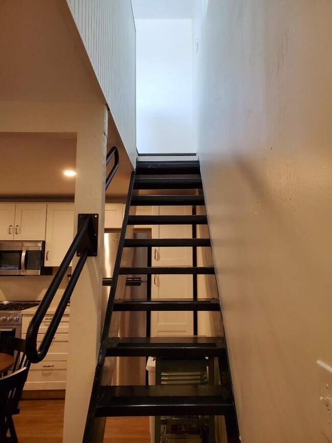 Building Photo - 1520 W Encanto Blvd