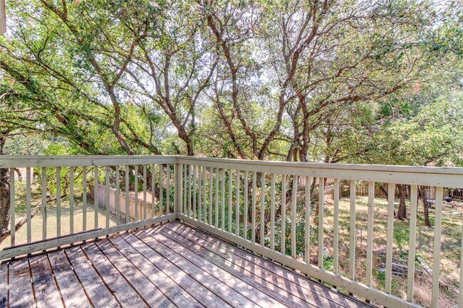 Building Photo - 400 Hedgewood Dr