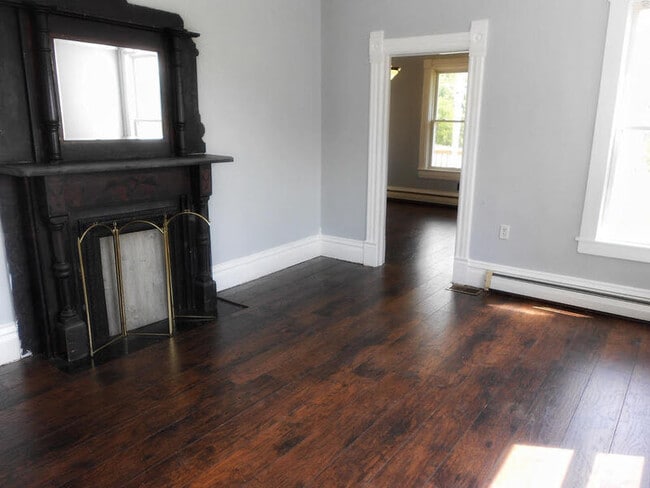 Building Photo - 121 Brady Rd