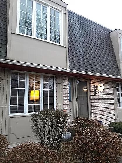 Front door w heavy duty lock - 36 Lilac Ct