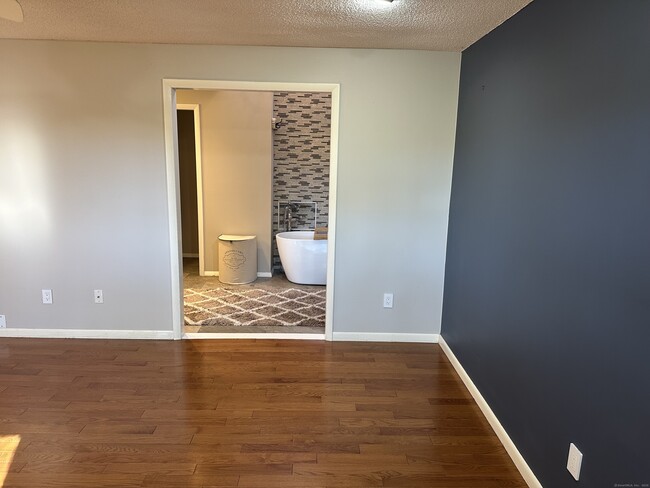 Building Photo - 20 South St