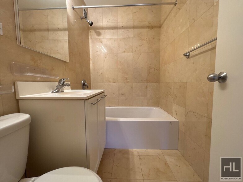 Building Photo - Fourth Avenue