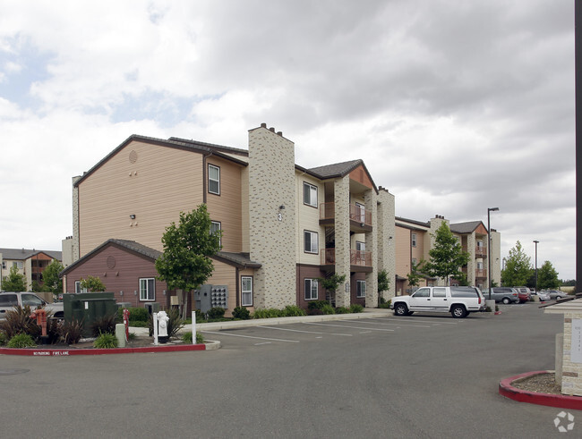 Primary Photo - Waterman Square Apartments