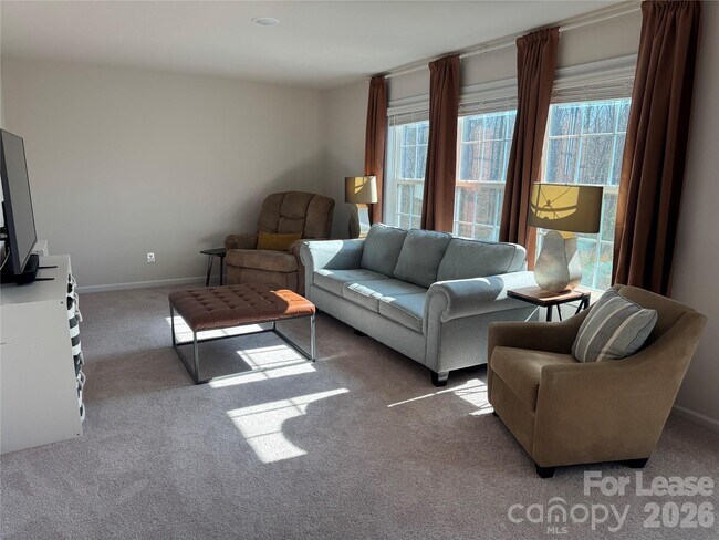 Building Photo - 1058 Thoroughbred Dr.