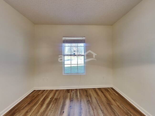 Building Photo - 2661 Fox Creek Dr E
