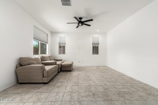 Building Photo - 5221 N 79th Dr