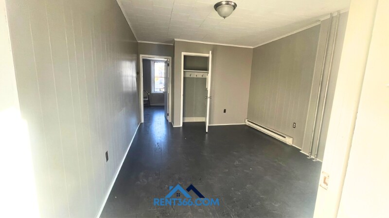 Building Photo - 101 N George St