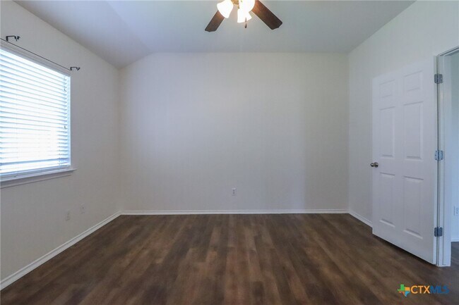 Building Photo - 7819 Bridgepointe Dr