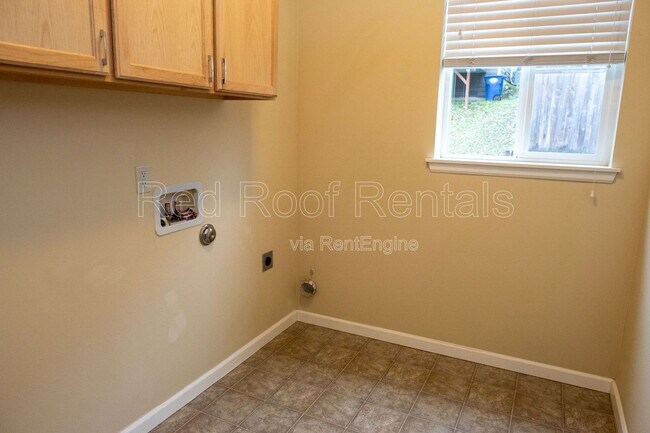 Building Photo - 4014 203rd St Ct E