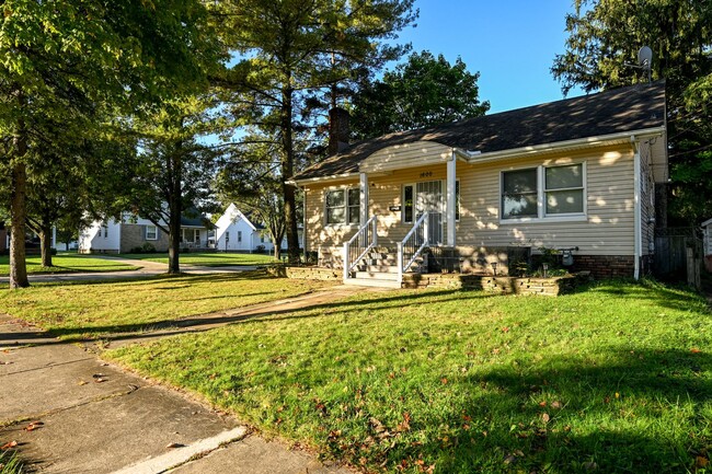 Building Photo - Cozy Home in Cleveland - Lyndhurst