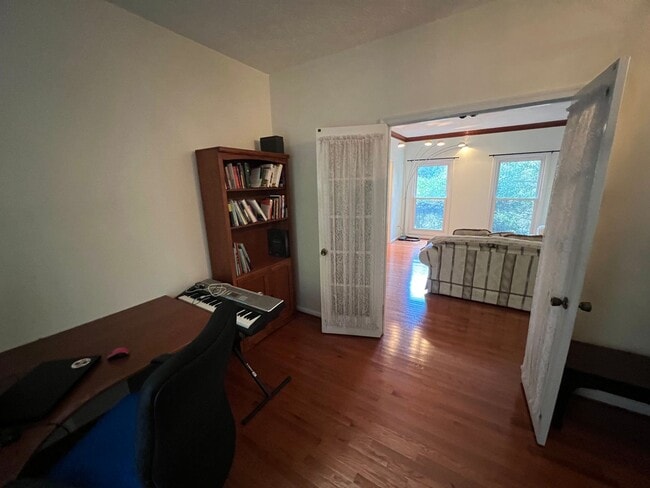 Building Photo - ***Coming Soon*** Spectacular 3 Bed 3.5 Bath Brick Home in Scenic Riverview Estates