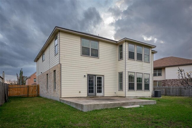 Building Photo - 612 Dark Tree Ln