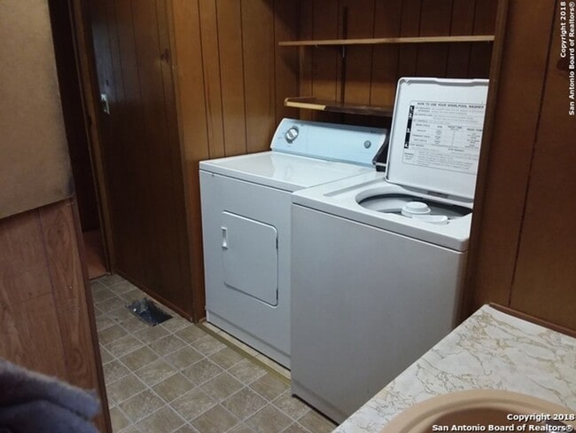 Building Photo - 8454 Braewick Dr