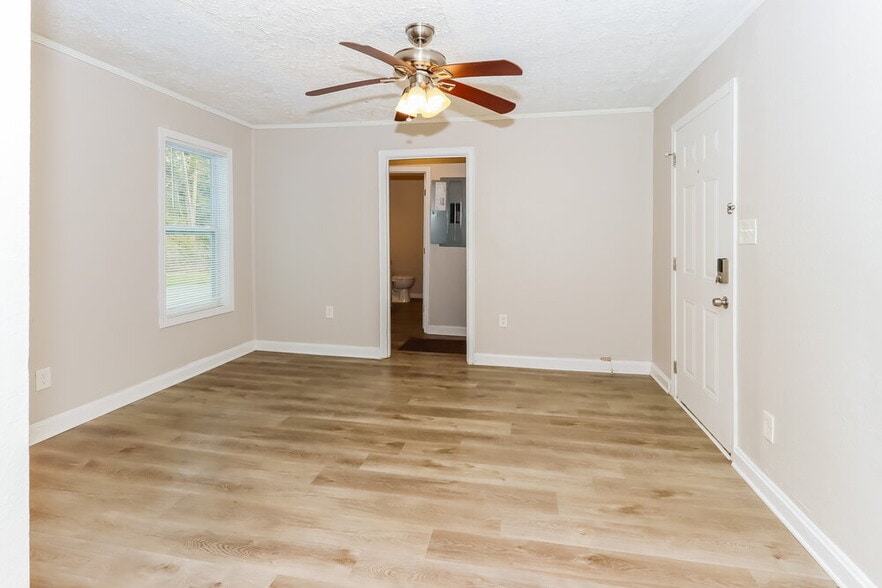 Building Photo - 1308 Greenbriar Dr