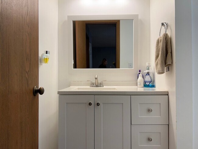 Building Photo - 746 Prescott Dr